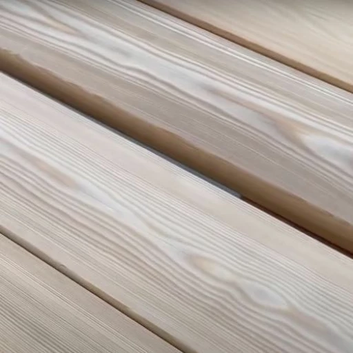 Доска террасная лиственница гладкая 34*140*4000, сорт АВ (0,56м2)